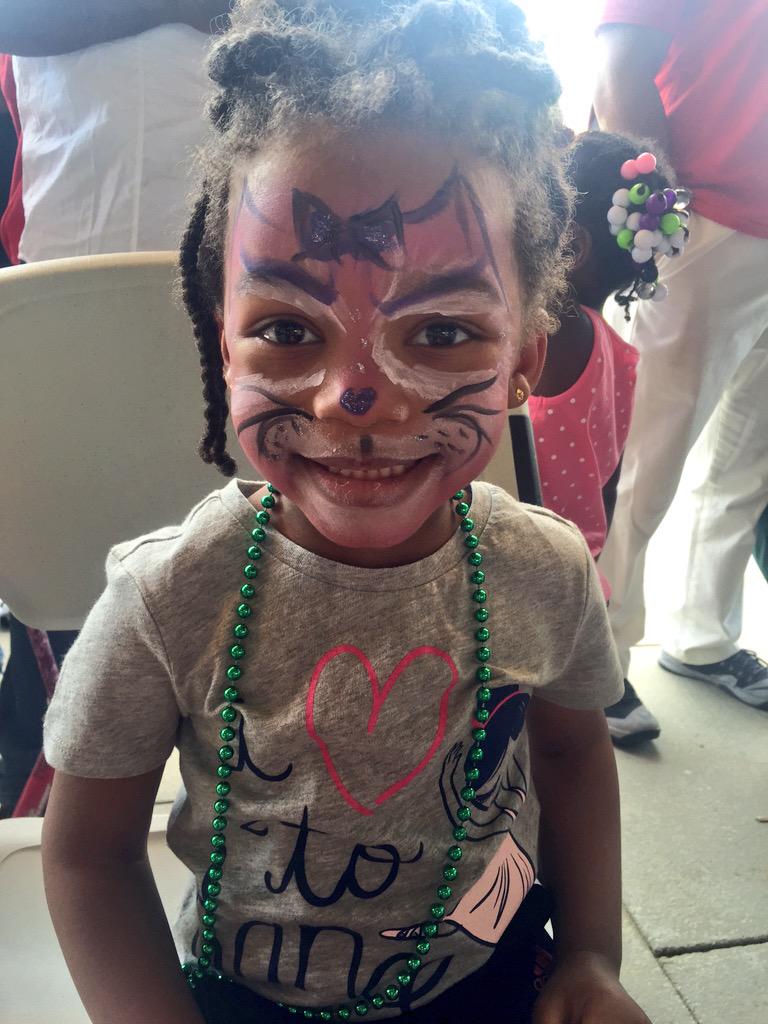 _facePAINTA's tweet photo. Had a ball @ #CongressHeightsDay! Face painted @GatewayDC all day! #savepaperpaintaface http://t.co/tQ1WmWxggq
