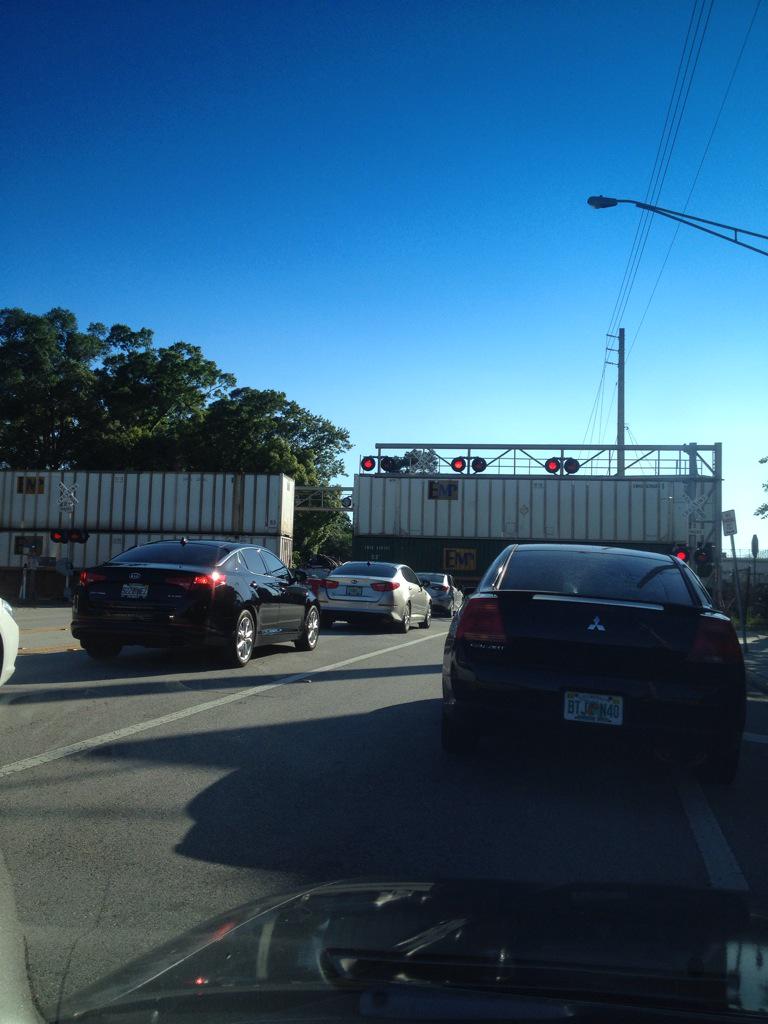 Chef_Chriss_'s tweet photo. A cold @AardwolfBar beer is on the other side of THIS! #movethattrain #twentyminutes #stuck http://t.co/l2yVI2SjC3