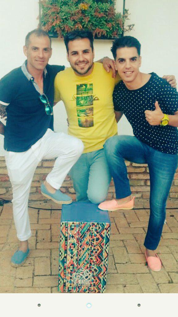 totedutrera's tweet photo. Asin acaba la comunion de hoy.......@Ale91pl @Laflamenkeria #tito #categoria#risas#losperez.... http://t.co/iAtHrGCuQ7