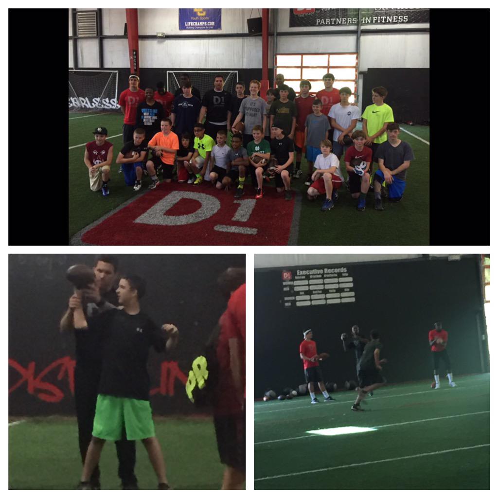 jayehembree's tweet image. 5-7th gr. football camp at D1 sports in LR with @ClintStoerner &amp;amp; @alucas80 #greatinstruction #excellentcoaching