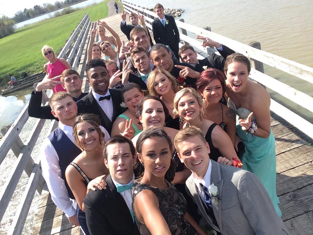 Jarrod_Smith04's tweet photo. #TruckerProm ππ http://t.co/eZvijdt6mg