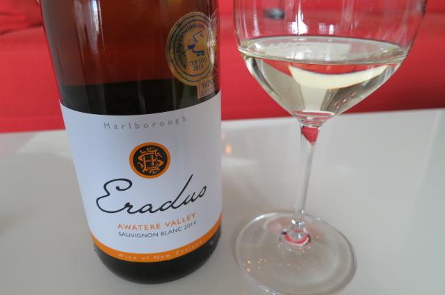 cono_sur's tweet photo. Sipping on tasty #patio #wine from @EradusWines tonight: http://t.co/2aqTo5dTaH @KolonakiGroup @NZwineCanada #Savvy http://t.co/oIg96baSlQ