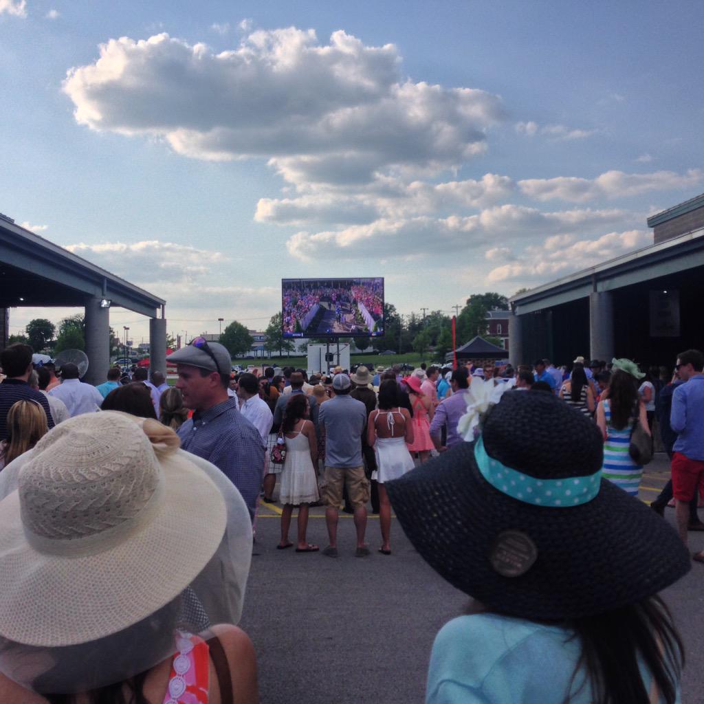 FstretchFest's tweet photo. Derby Time!! #FrontstretchFest http://t.co/iRpJoIjrA4