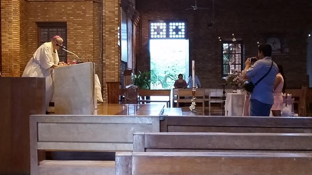 DavidANovak's tweet photo. Last Sat Bp Casey  Wed in the Cthdrl of Riberalta "jngle"  Unlike L Johnston phgr. blocked B+G #cathlicstl #spiritfit http://t.co/KRTaJ1wZN9