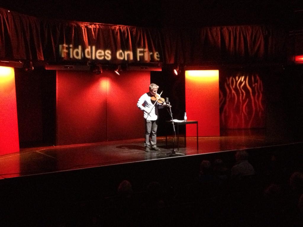 _Folkworks's tweet image. @DermotMcL1 in the flames of #FiddlesOnFire! #fiddle15