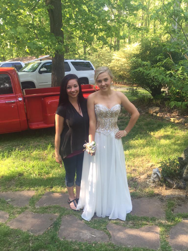carson_ayee's tweet photo. I wouldn't have changed a thing about today! 💜 the girls looked beautiful and the men were sharp! be safe &amp; have fun! http://t.co/5gbalYcBlv