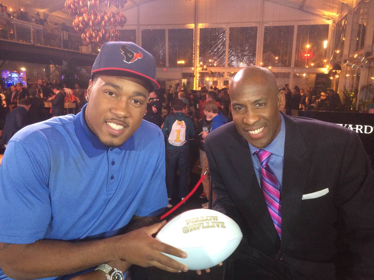 NFL Live tweet media