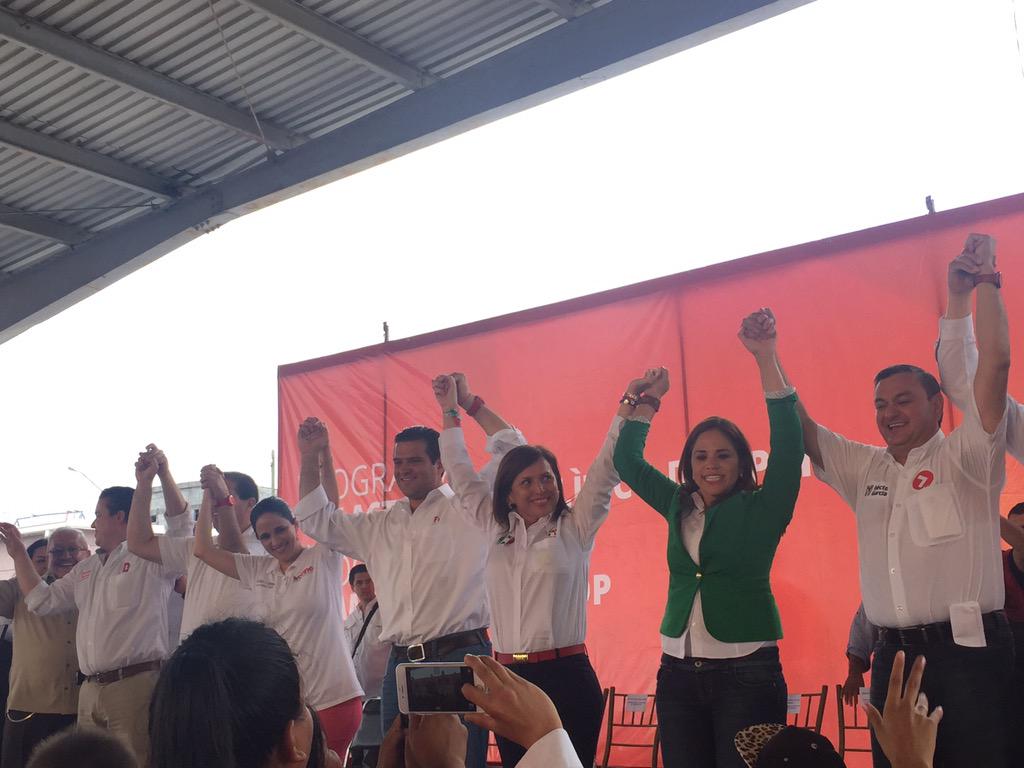 mayela_quiroga's tweet photo. En la Reunión de la Unidad Cenopista, con nuestra Candidata @alvarez_ivonne http://t.co/EUT9480TJ4