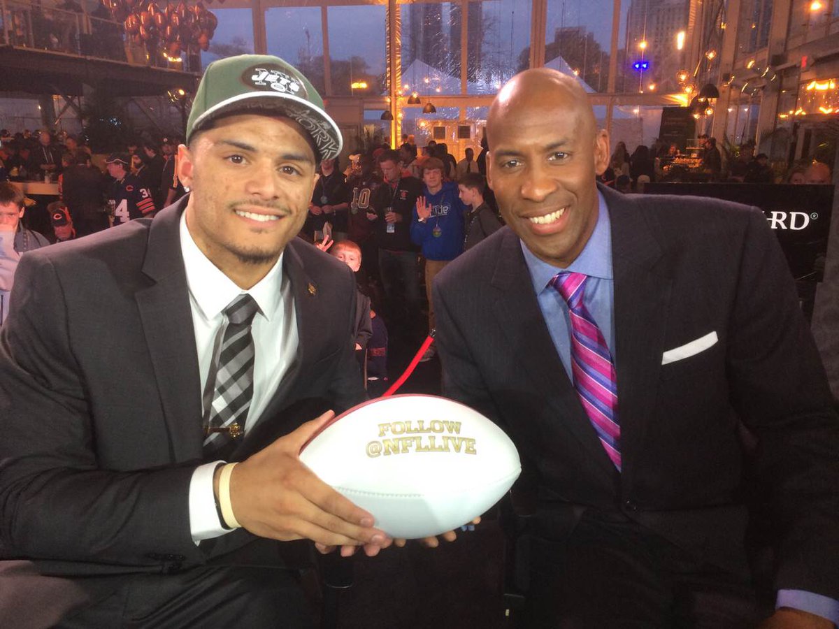 NFL Live tweet media