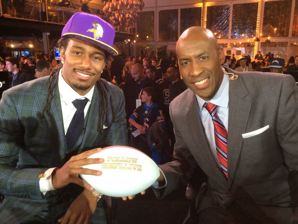 NFL Live tweet media