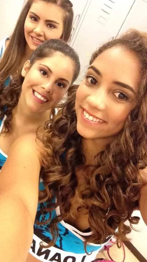 PieriZignago's tweet photo. Que hermosa foto con mis amigas <3 las extraño @SolangeBullon #LoanaPereyra http://t.co/GRN81RU8Wi