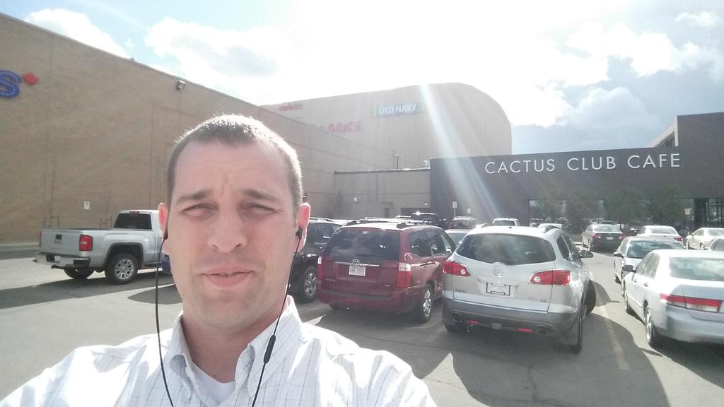 conwaytweetty's tweet photo. West Edmonton Mall - 18th largest mall in the world. Largest in North America. 731 Tim Hortons. Heaven smiles upon it http://t.co/tfj3RQuSHm