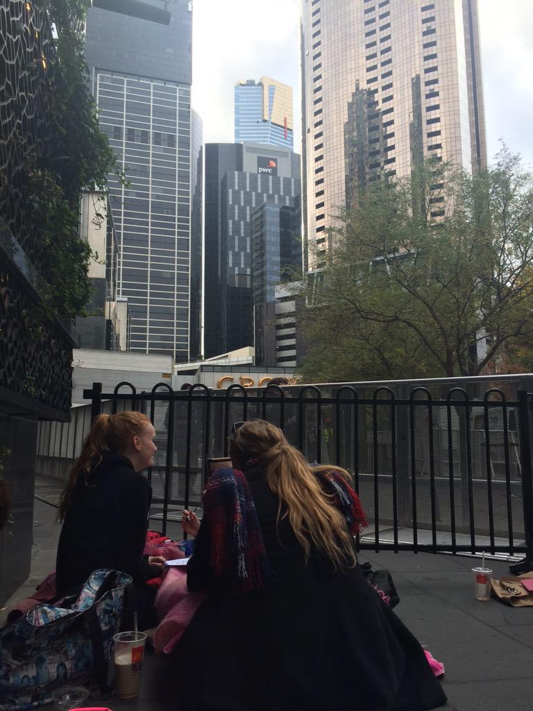 Offspringtvshow's tweet photo. TWEETING FROM THE LOGIES @TVWEEKmag #TEAMOFFSPRING http://t.co/mJPCVk4qZL