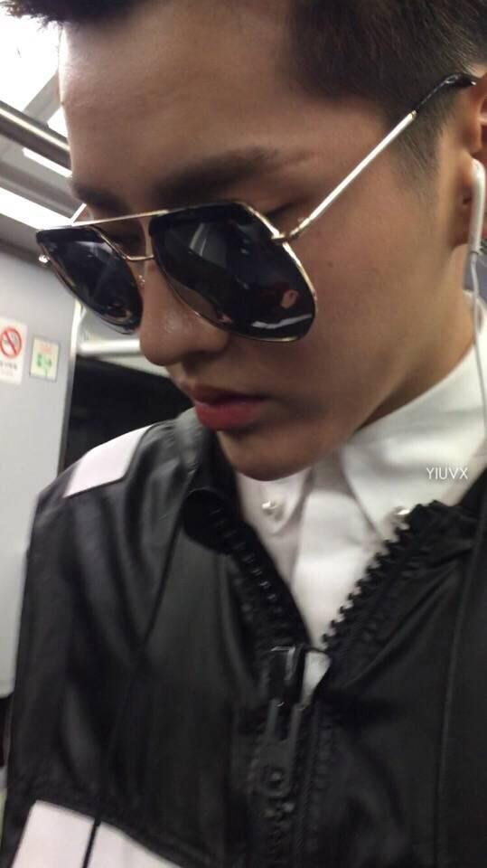 beexdreamer's tweet photo. 150502 WuYifan at HongKong lntl Airport transit
Credit: YIUVX

😭😭😭😭😭 http://t.co/pftJynCssw