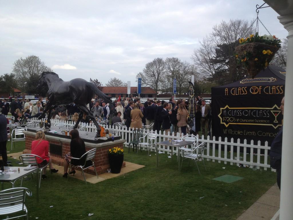 AGlassOfClass1's tweet photo. Great day @newmarketRace champagne frenzie #anyoccasionisachampagneoccasion http://t.co/yj07bpqxmd