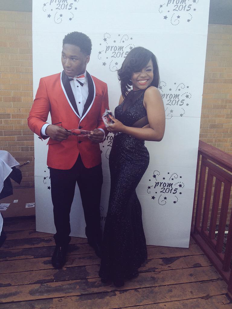 TheRealDawnnnn's tweet image. #RCProm2k15 #Laylay&amp;amp;Deshon 💁🏽😘👠🔥 @PromPics ... #Snapped