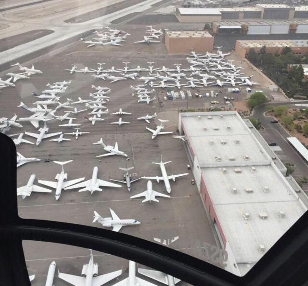 mossyquinn's tweet photo. It's as much about money as boxing in Vegas tonight, private terminal at Vegas airport. I thought €20 PPV was steep! http://t.co/bYVGyIi0R9