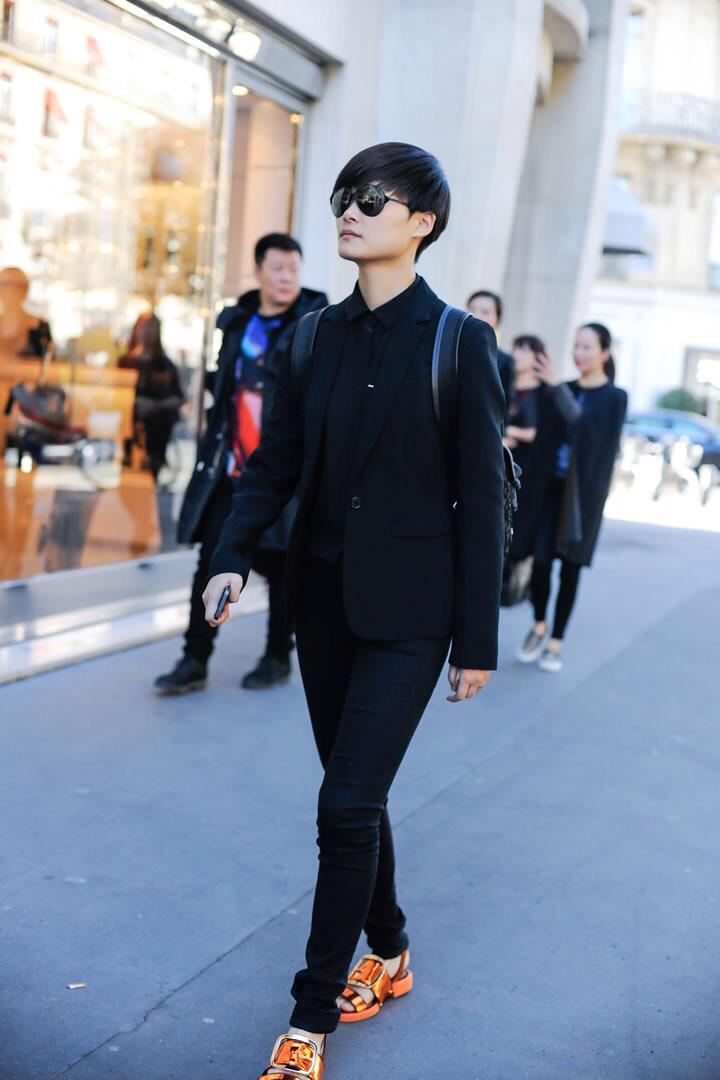 LiYuchun_Studio's tweet photo. 【Li Yuchun x Givenchy】arrives at Givenchy office before 2015S/S Show on September 26,2014 in Paris, France. http://t.co/HI0e3IKOLa