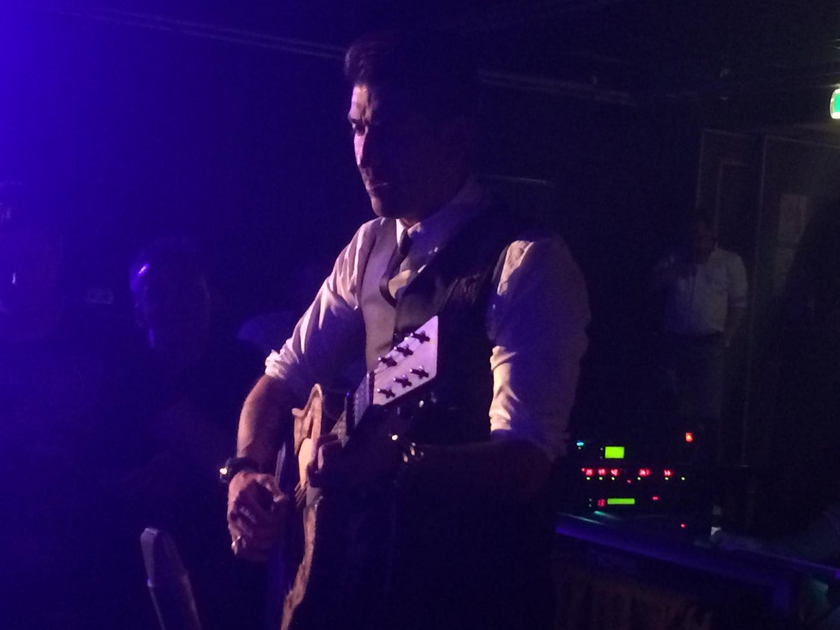 mrEelco's tweet photo. Bedankt @dannyveramusic voor de prachtige avond in @Underground0320 Het was het ritje uit Fryslân meer dan waard! http://t.co/FTbR1cPtAC