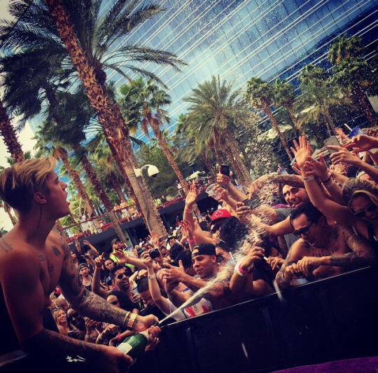 karmabieber01's tweet photo. thank youuuuuuu http://t.co/VHKlmXs3zh