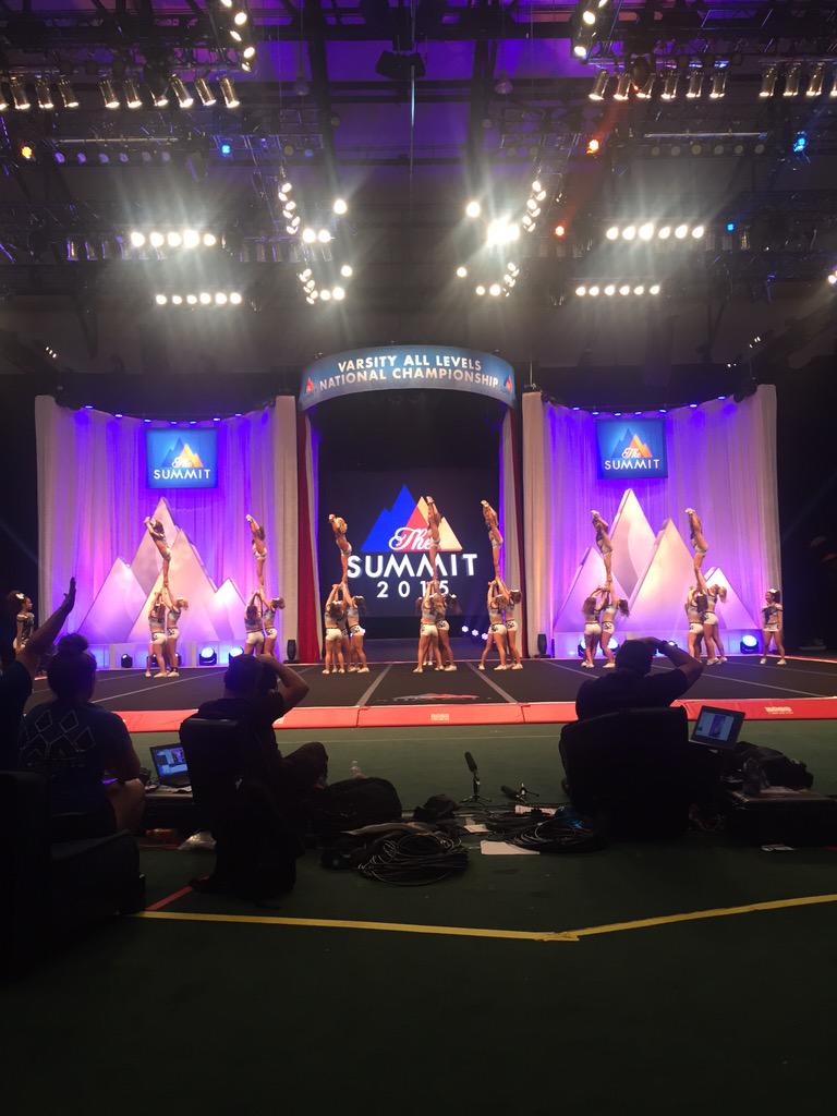 cheerUPDATES2's tweet photo. Cheer Athletics Sassycats LGSR4:
1 PYR SF 
#Summit15 🗻 http://t.co/CrCGKHFxwL