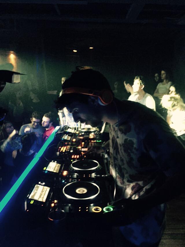 magicbreak's tweet photo. One last magic with @denizkabu #MagicBreak #ssRoxy #TONIGHTsessions http://t.co/Y0ZdvSHs44