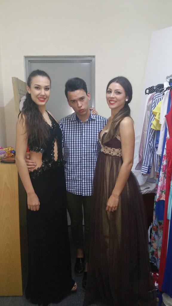 ModaPerea's tweet photo. Desfile Cabeza del Buey! Bello &amp; Bella la serena Siveria http://t.co/mvbqKyTBoy