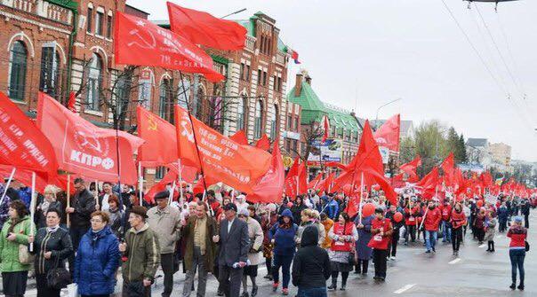 Последний раз такое многочисленное шествие было 10 лет назад при красном губернаторе В.А. Стародубцеве. #КПРФ #Тула