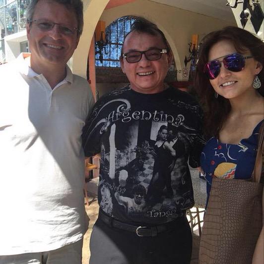 BoyerRulliChile's tweet photo. {FOTO} Angelique Boyer @Anboy88 junto a su padre de paseo por #Merida πππππ gracias por compartir #ramonpp http://t.co/iR1UxhwGu4