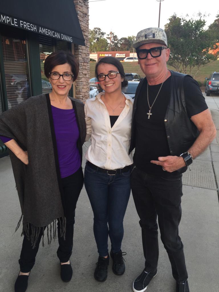 ksierra1995's tweet photo. Took a picture with @katyperry parents! 😍 #starstruct #katyperry http://t.co/3EyS8aMeZG