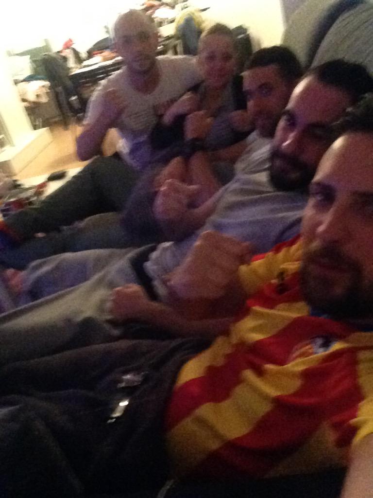 JoseNM46's tweet photo. #maypacespana calentando motores!!!
Dale duro @MannyPacquiao 👊🏽👊🏽 http://t.co/U04xBqzlNy