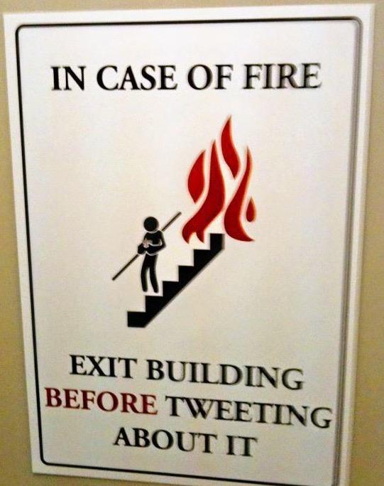 bar_noize's tweet photo. #lol #fire #sotrue# http://t.co/5B3FWDtvjw