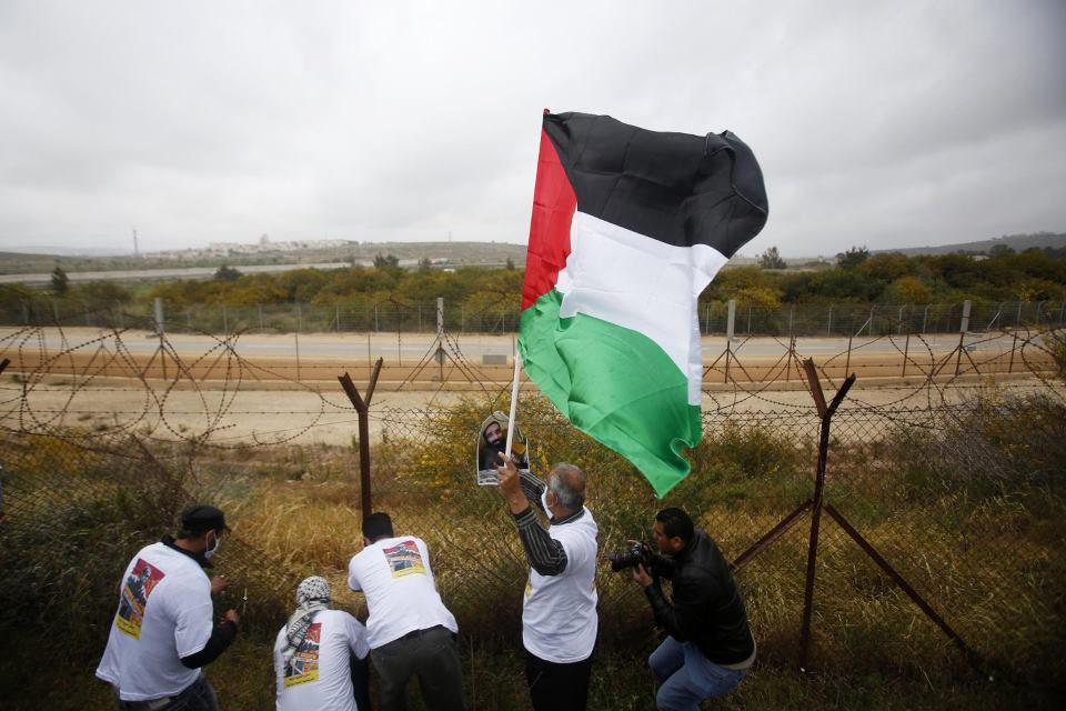 ops_pal's tweet photo. #FreePalestine #ReturnToHope #land #dignity #humanity @hrw  @Pales601 @hayatymarmar @eddie1971nyc @rayyoosheh @b2LkL http://t.co/k5teKpMmuo