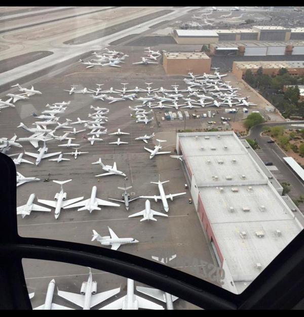 SportsCenter's tweet image. There are SO MANY private jets at the Las Vegas airport. #MayPac (via @LevanReid)