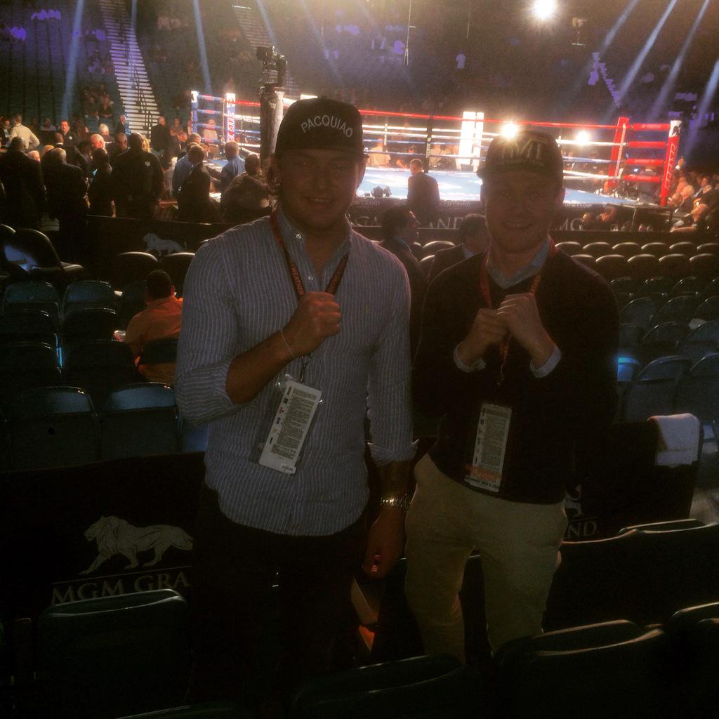 JoshOFoster's tweet photo. Let's get ready to rumble!!! #MayweatherPacquaio http://t.co/E8pgCfO479