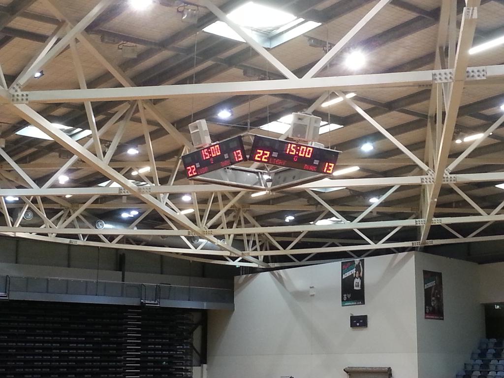 MU_Lightning's tweet photo. Half time score. Girls lead by 9 http://t.co/FtYWkYZ3dP
