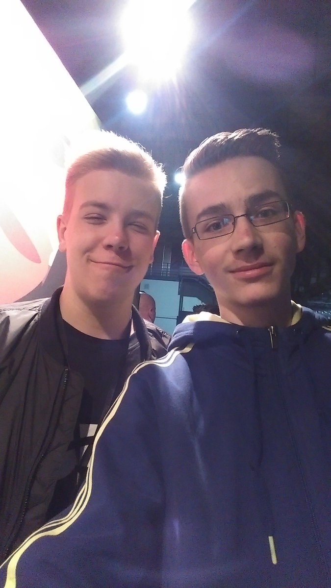 PacksTrader's tweet photo. Gestern war so geil. MK8 gegen @AviveHD gezockt! Danke für das Duell Lucas :) #AviveHD #VD15Berlin @EndemolbeyondDE http://t.co/uCVygAjjNm