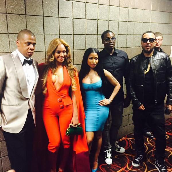 swtyfrmthntrnt's tweet photo. Jay looks like he's tired of taking pictures with the poor people now. http://t.co/apbWKt6VFR