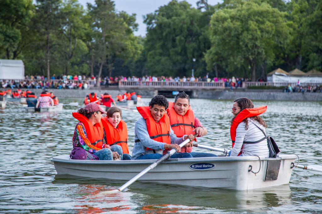 Así se vivió el lanchacinema en <a href="/ChapultepecCDMX/">Bosque De Chapultepec</a> #mm