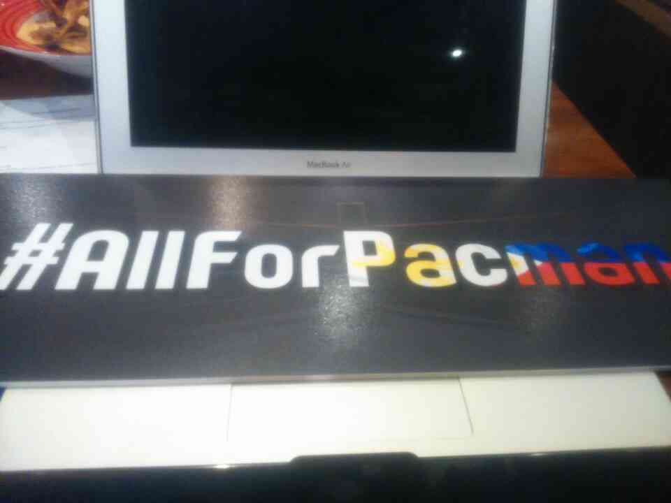 Zig_Mak's tweet photo. Livestreaming!! #AllForPacman #LabanManny http://t.co/TxnhpBCepy