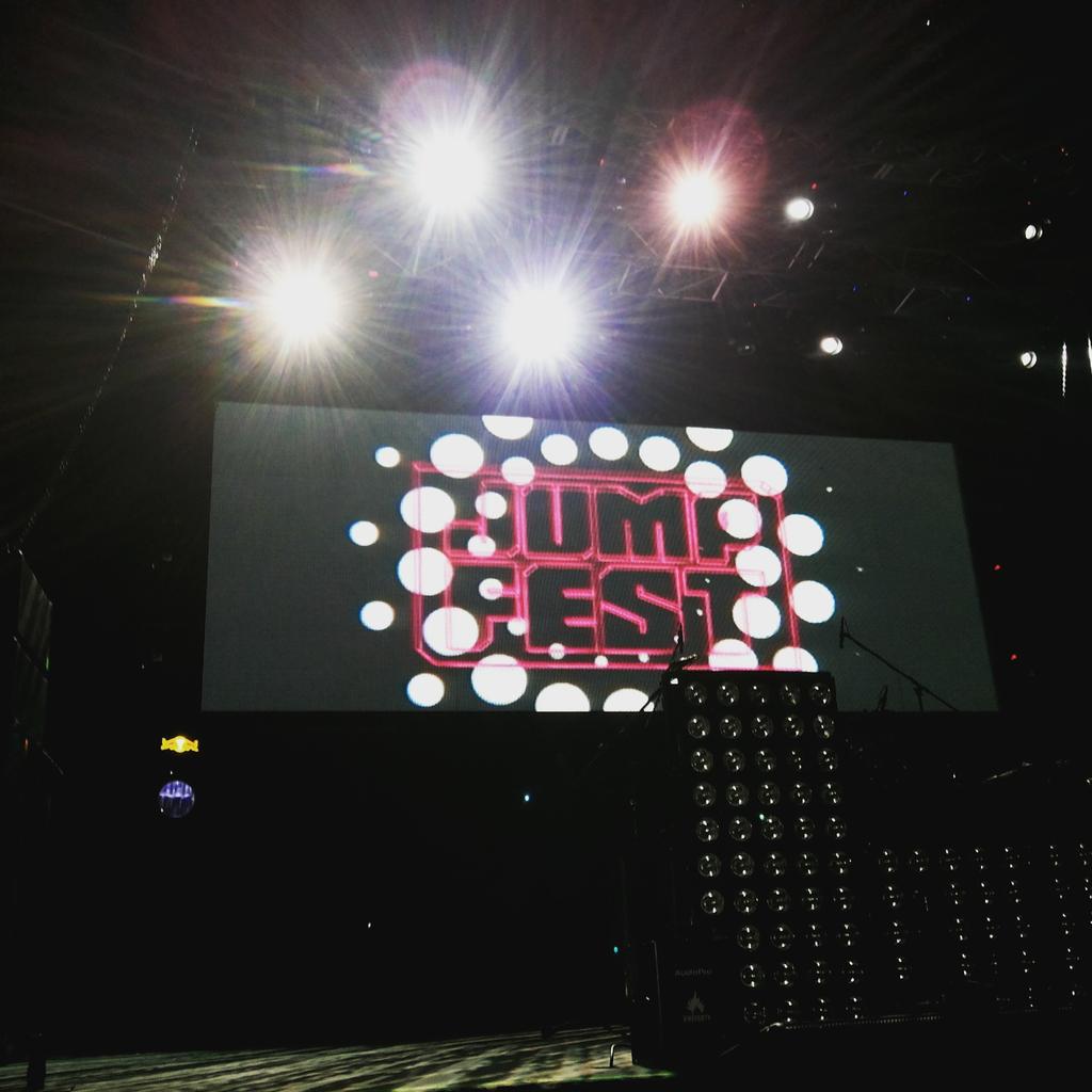 TamarindoCol's tweet photo. En vivo!!!

#JumpFest 
#TamarindoEnElJump http://t.co/5rREVHiG5f