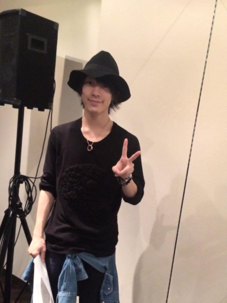 PUPA_APUP's tweet photo. まもなく開場!
#56W.X
#PUPA http://t.co/sKA8BbOxr0