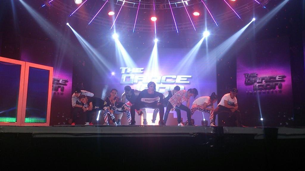 SCTV's tweet photo. Siang ini @JogjaAllstar akan berkolaborasi bersama @IDP_Keci.
Penasaran seperti apa? #TheDanceIcon, pukul 12.30 WIB http://t.co/vBeEwZoqHO