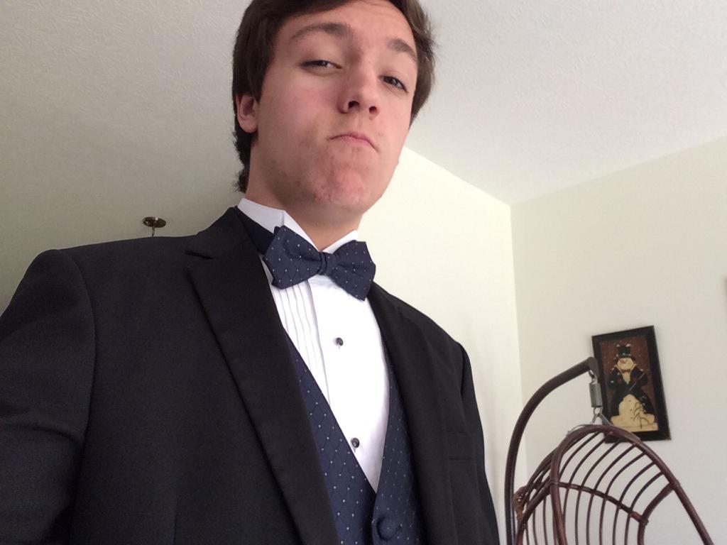 massnider's tweet photo. Prom-a-lishious 2015!!! http://t.co/TYnk2mul0c