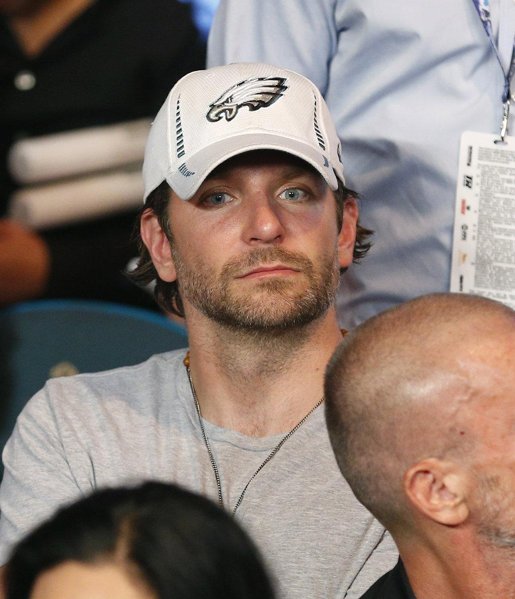 laaficion's tweet photo. 📷 Paris, Brady y Cooper ya están en la #MayweatherPacquiao http://t.co/CQnOLD2oaO http://t.co/CLRLWeJvoF