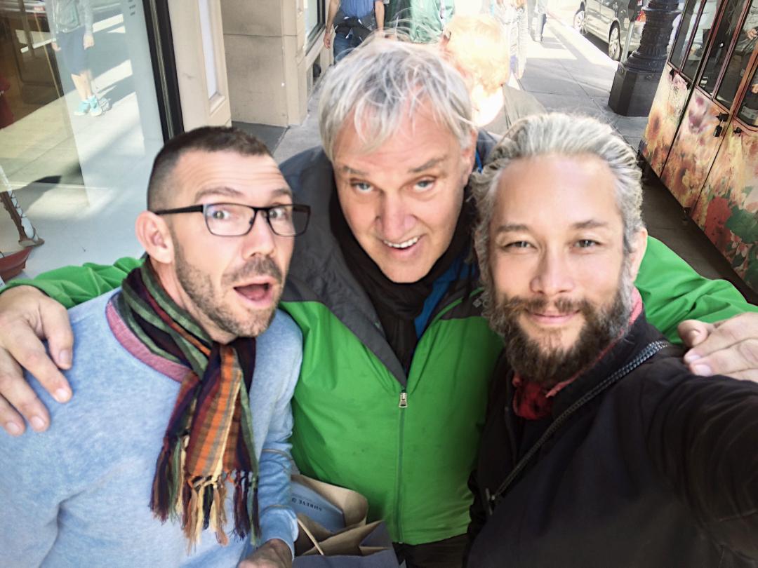 ThatRogueRomeo's tweet photo. Fun in the sun in Union Square, San Francisco @gordonleedecor @lmnopGregory #pimpcane #flashvisit http://t.co/j7HWhpgnSH