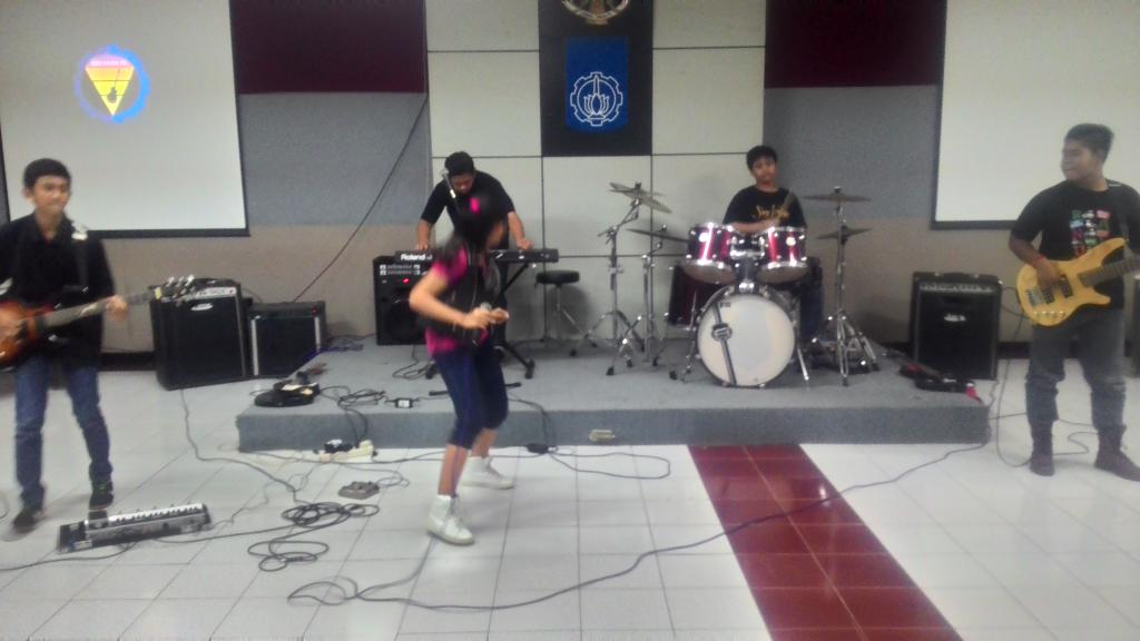 ukm_musikITS's tweet image. Ada band kecil kecil cabe rawit nih! Motion! Ayo masa kalah sama anak SMP? #Metronome2015