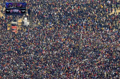 paddypower's tweet photo. A few in watching in The Phillipines #MayPac http://t.co/XuDH8jUywU