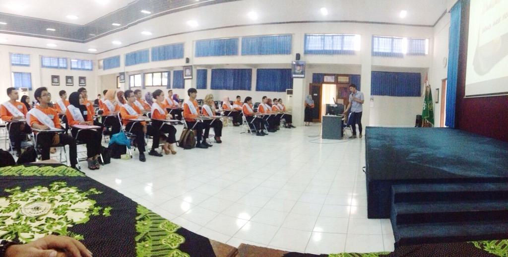 Pagi Sobat GenRe! Hari ini finalis mendapat kelas Personal Branding oleh <a href="/felixkriz/">felixkriz</a>
#PDMG_DIY2015