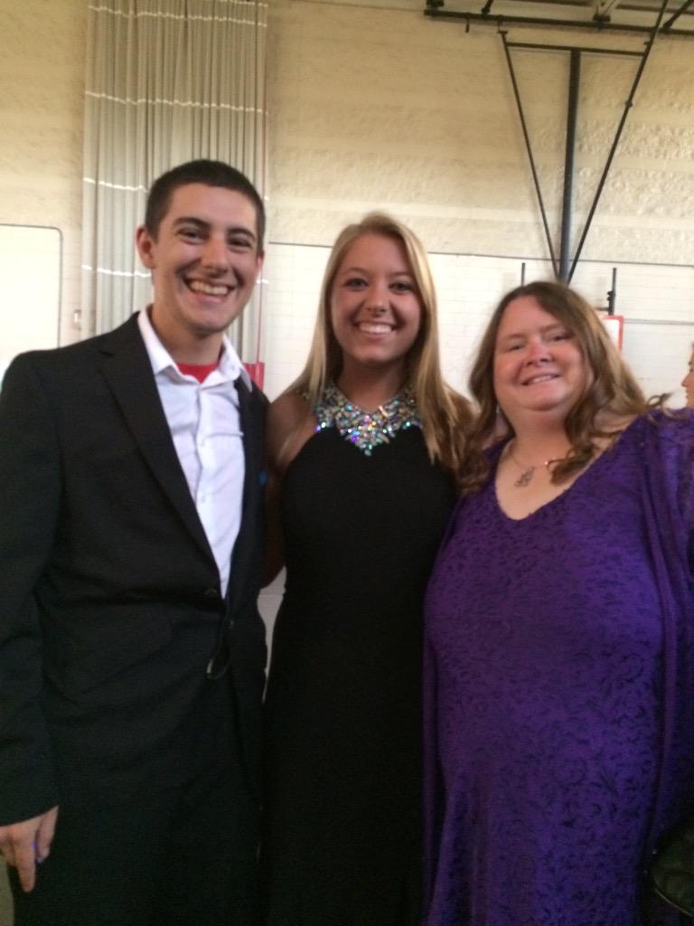 OrangeJelloLA's tweet photo. Friends' Formal! @CHS_Warriors @KOQ97 @HaliMantooth #hannah #emaleigh http://t.co/xTCm6qkjoV